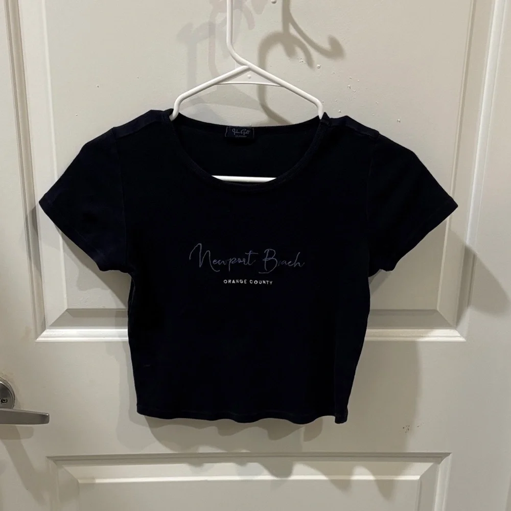 Brandy Melville Navy Newport Beach Top - Picture 4 of 6